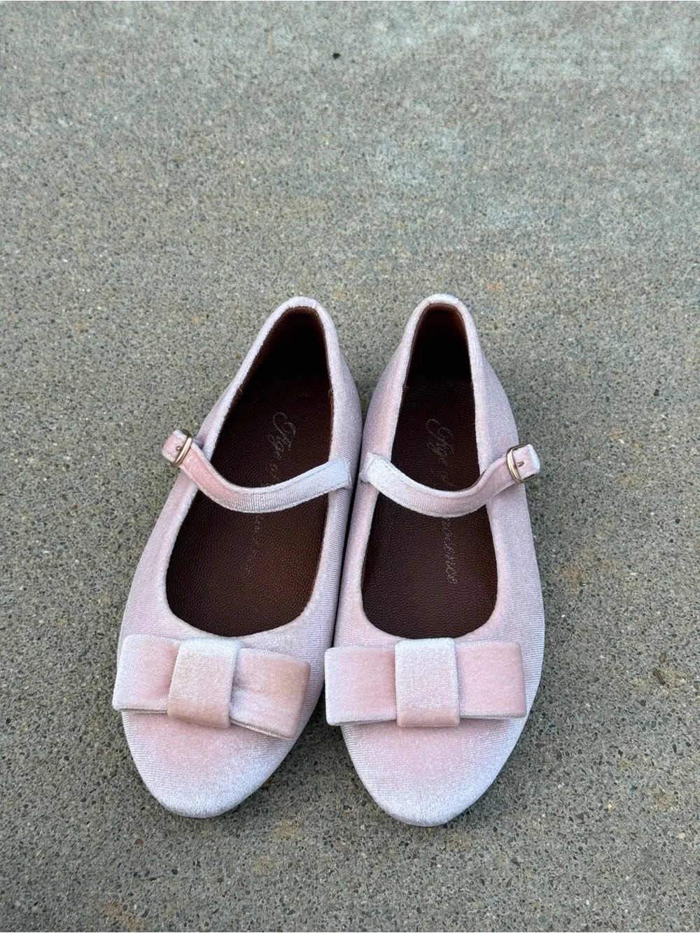 Age of innocence sz 29 Ellen velvet light pink Mary Jane shoes